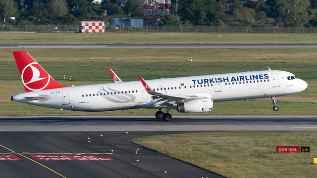 TC-JSE:Airbus A321:Turkish Airlines